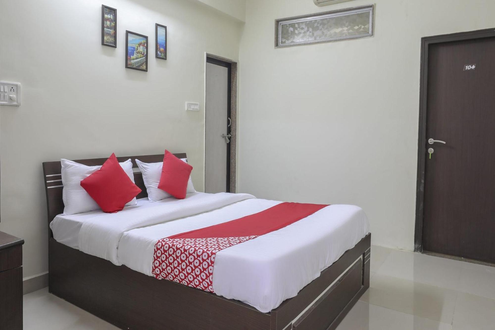 Collection O Shyam Vatika Banquet And Rooms Surat Buitenkant foto