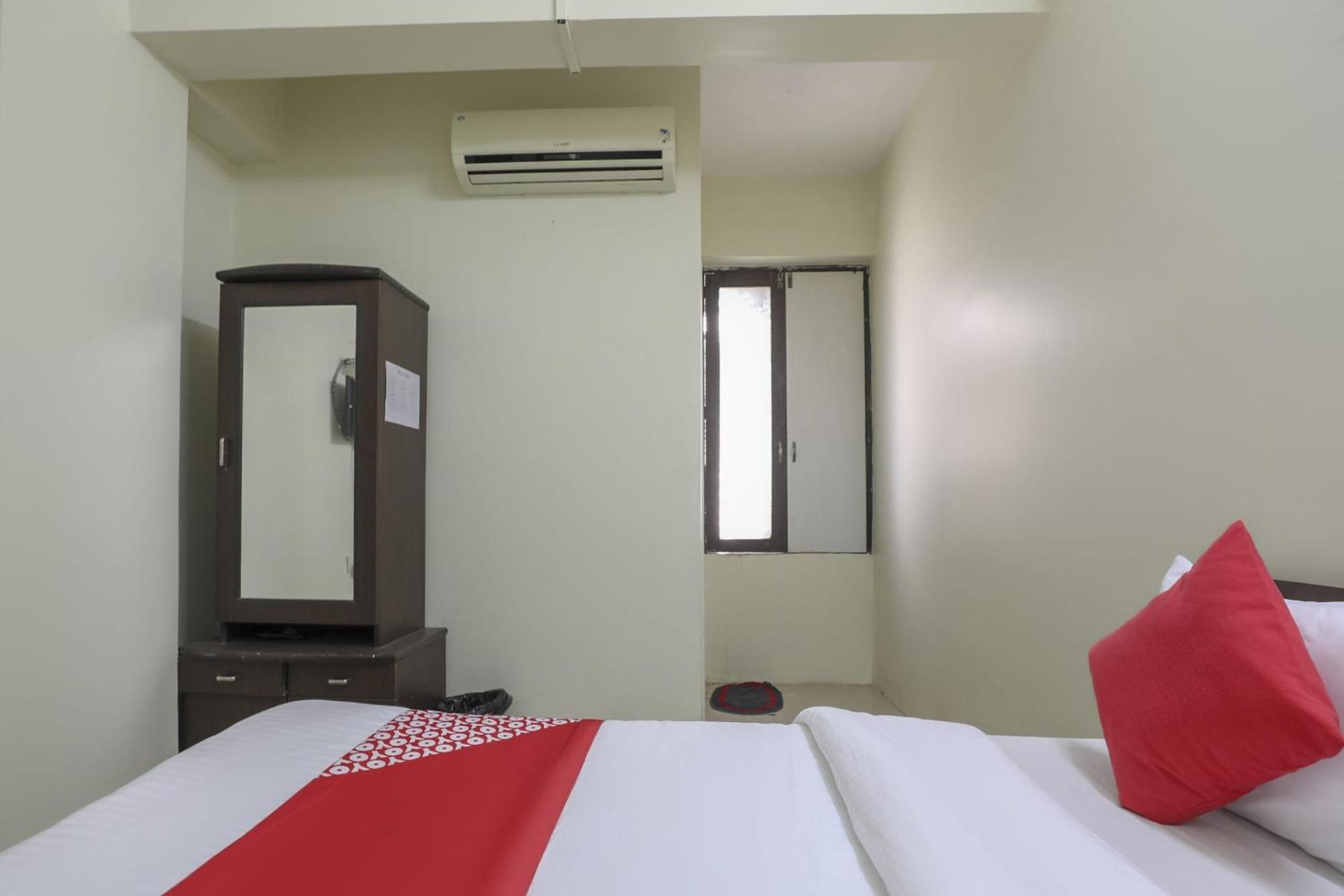 Collection O Shyam Vatika Banquet And Rooms Surat Buitenkant foto