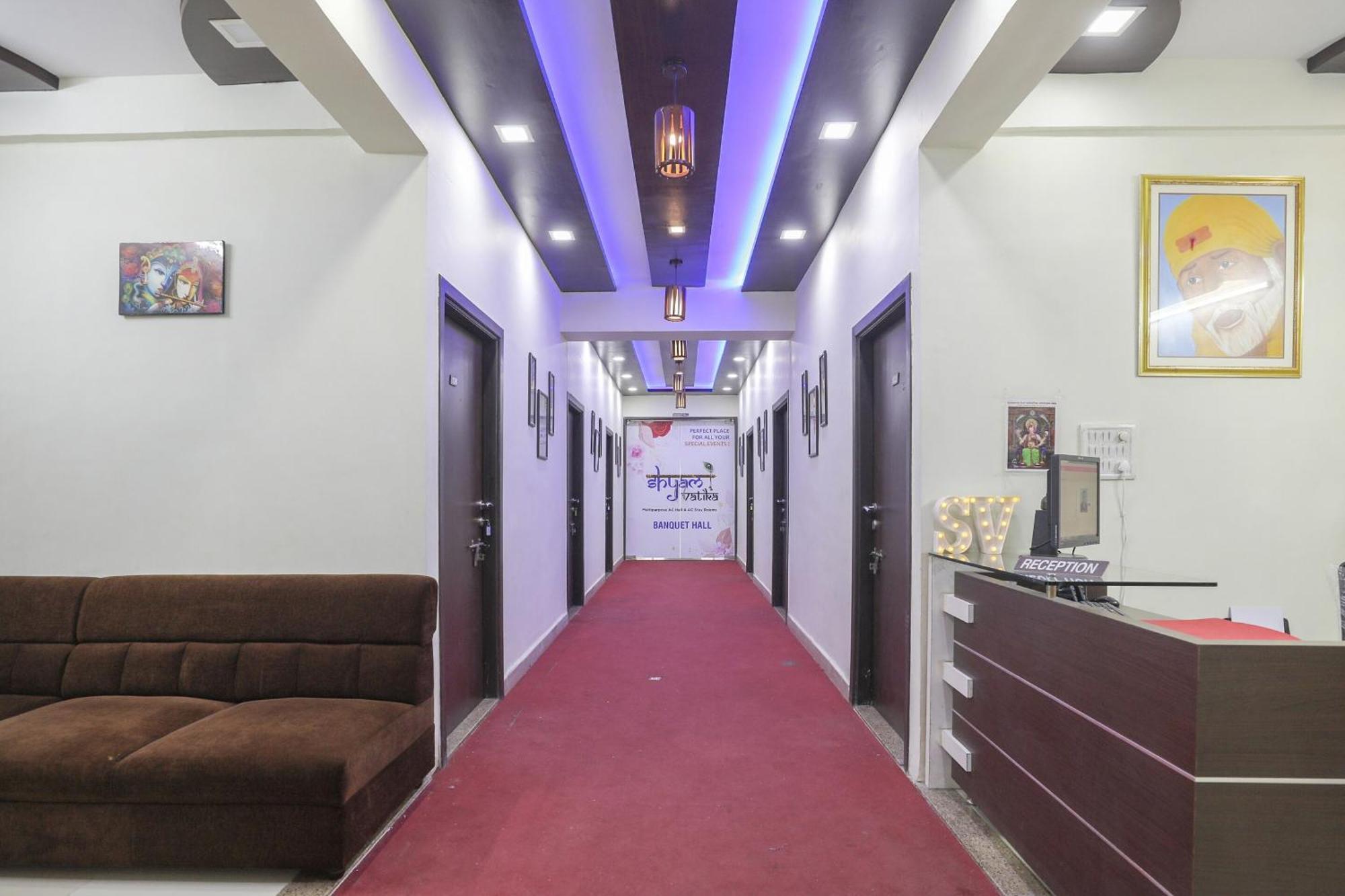Collection O Shyam Vatika Banquet And Rooms Surat Buitenkant foto
