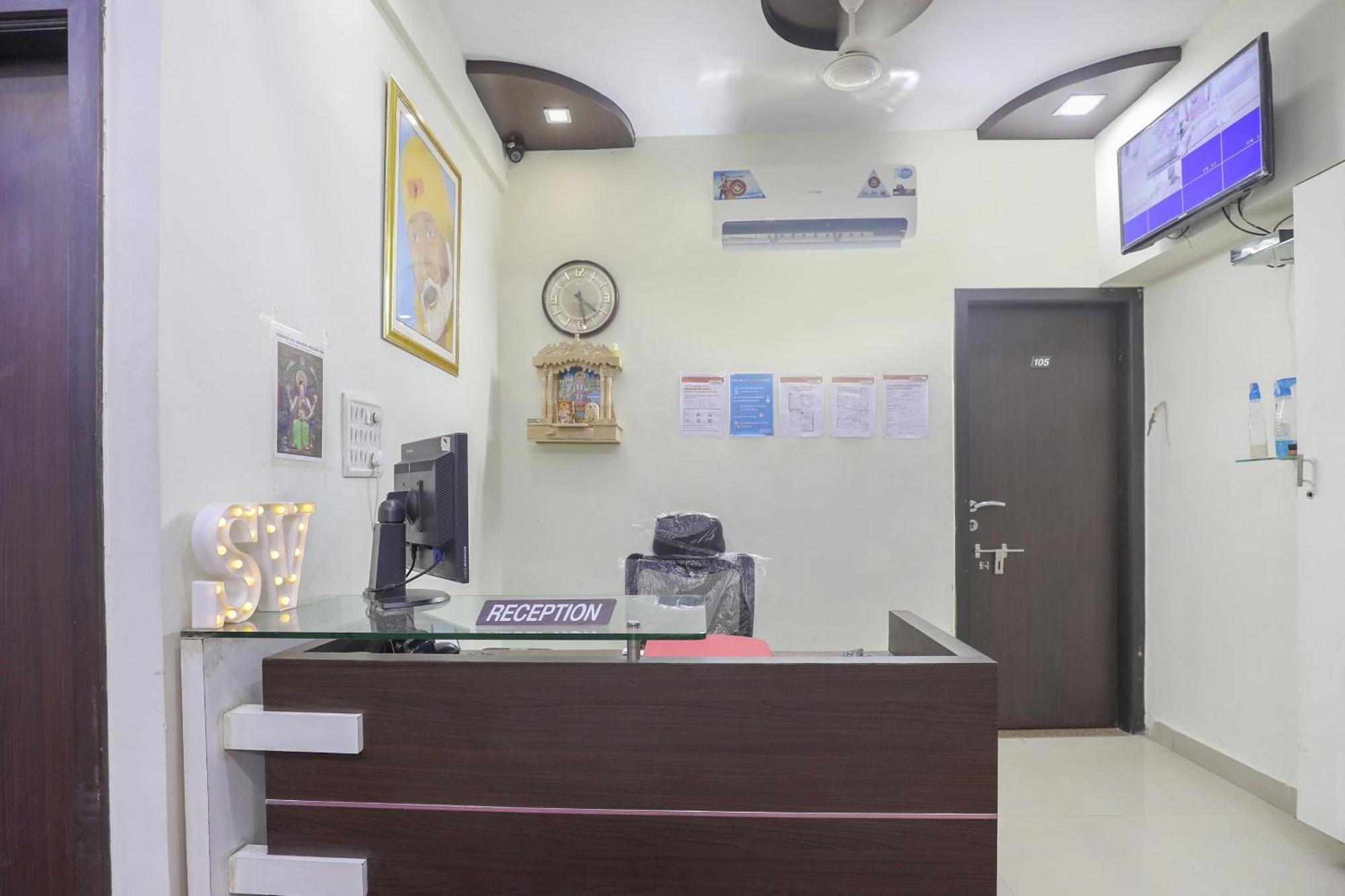 Collection O Shyam Vatika Banquet And Rooms Surat Buitenkant foto