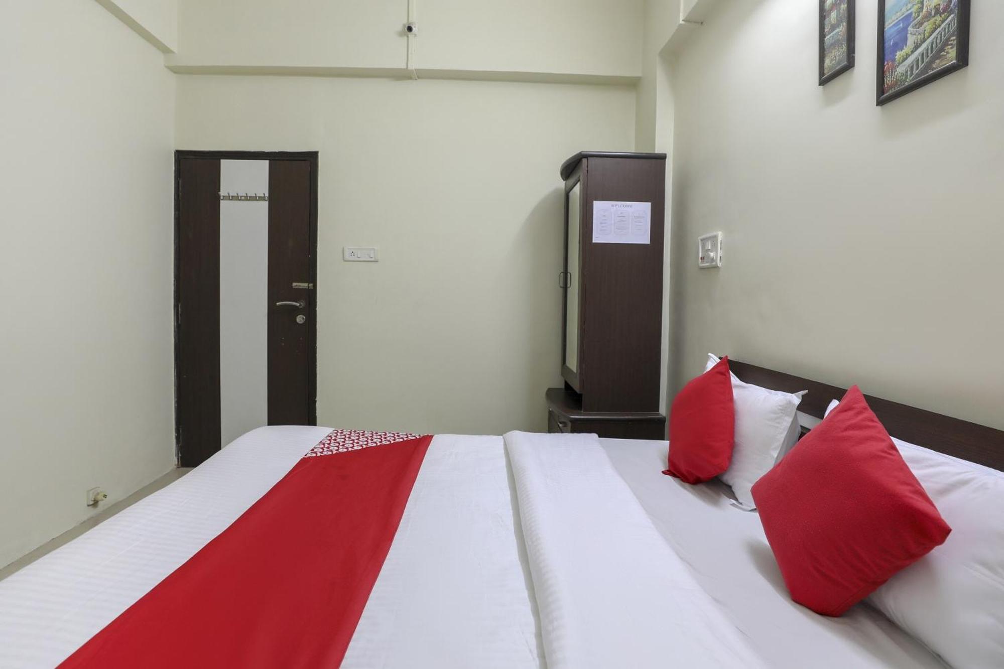 Collection O Shyam Vatika Banquet And Rooms Surat Buitenkant foto